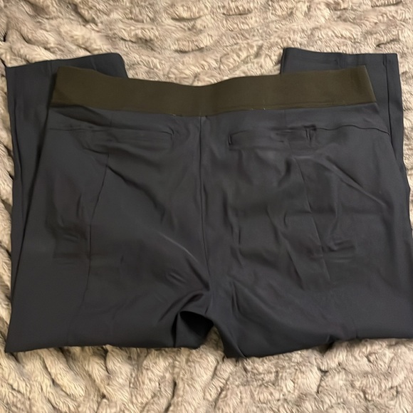 Simply Vera Cropped Dress Pants- Navy - Size 1X -Worn Once. Excellent condition. - Picture 3 of 6